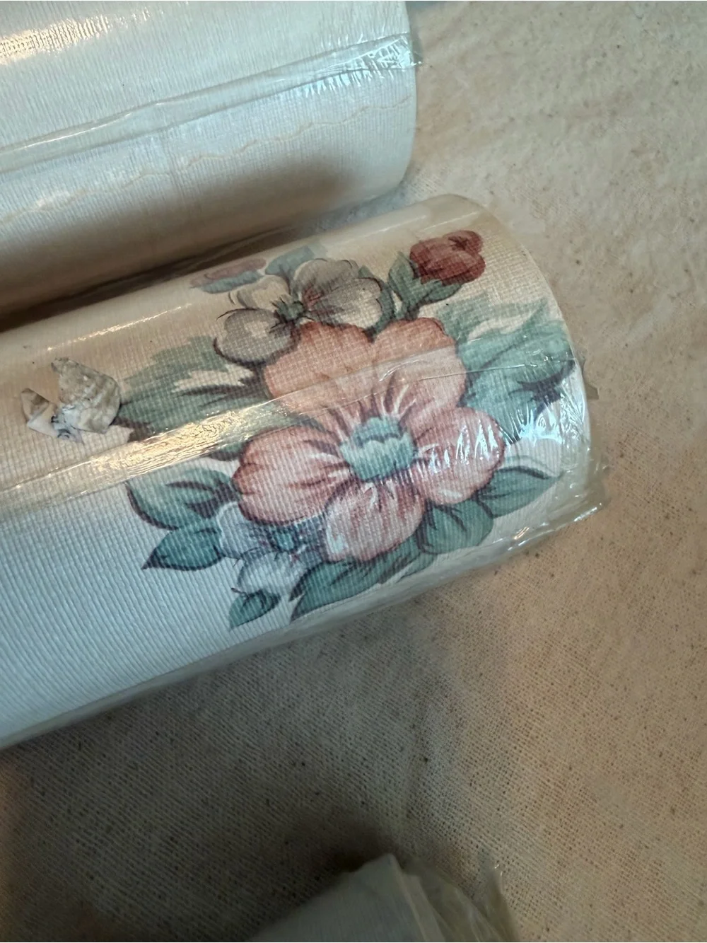Vintage NOS 4 Rolls Textured Wallpaper Cabbage Rose Cream Shabby Cottage Country